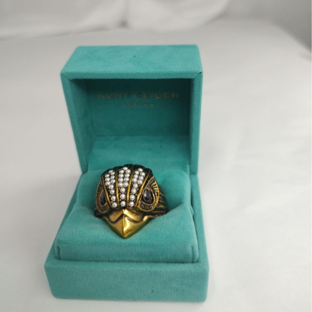 Kurt Geiger London Ring Signature Eagle Crest Pearl  Cocktail Ring - Picture 11 of 13
